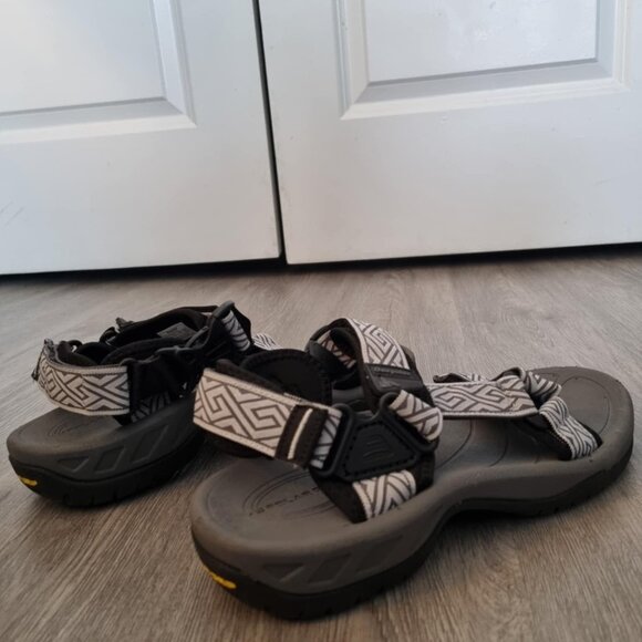 Sandal - Picture 3 of 3